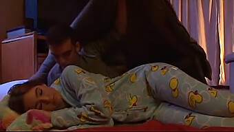 Poglejte Kiro Sinn V Kakovostnem Avi Formatu Sleepover Xxx Dvd