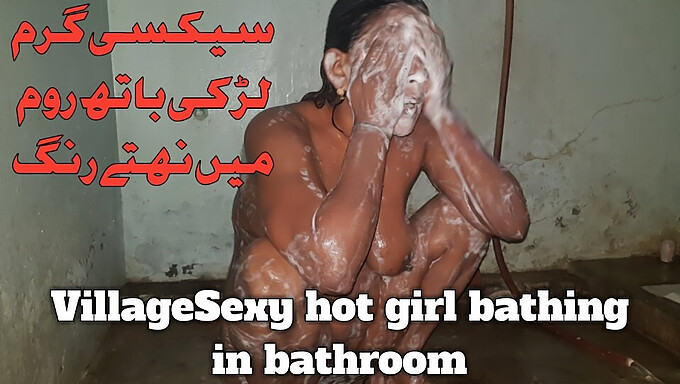 Pakistani Hottie Soaps Up In The Shower