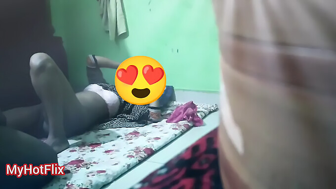 Bhabi Bangladeshi É Penetrada Em Vídeo De Câmera Escondida