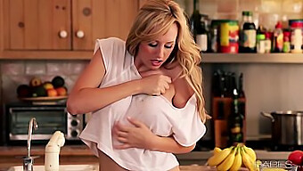 Brett Rossi V Tvrdej Akcii Na Babes.Com (18+)