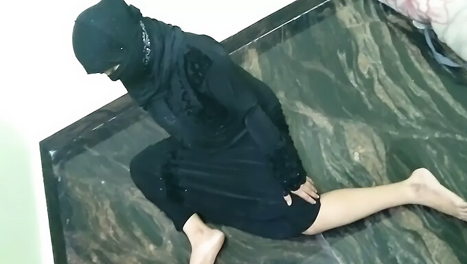 Fat Arab Teen Gets From Behind In Hijab