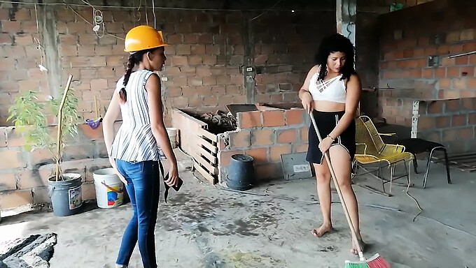 Mature Woman Gets Her Pussy Eaten And Fucked By A Construction Engineer