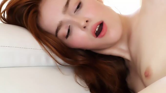 Jia Lissa'Nın Kızıl Saçlı Orgazm Zevki