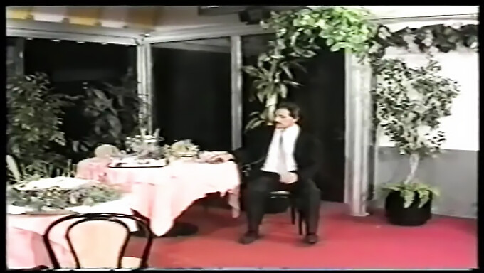 Vintage Porno Yıldızlarının Selen'In Doğum Günündeki Boşalma Festivali