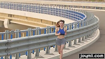 Mira A Una Puta Pequeña Recibir Un Creampie Después De Un Entrenamiento